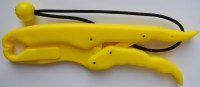 Липгрип челюстной захват для рыбы Fish Lip Grip желтый светящийся 250 мм - Интернет-магазин товаров для рыбалки «Академiя Рыбалки»